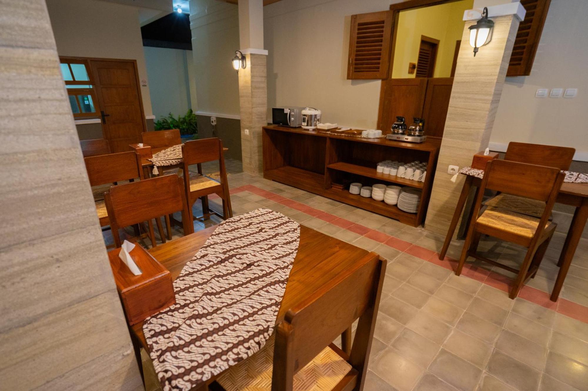 Yuwono Hotel & Villa Malioboro Yogyakarta Eksteriør billede